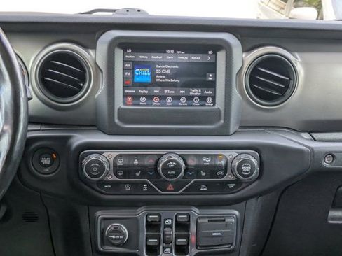 Used 2021 Jeep Gladiator Sport AWD/4WD image 15