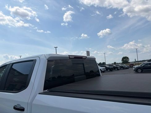 Used 2024 Chevrolet Silverado 1500 LT Trail Boss w/ LT Trail Boss Premium Package AWD/4WD image 12
