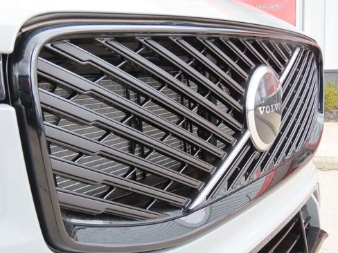 Used 2026 Volvo XC60 B5 Core w/ Protection Package Premier image 15