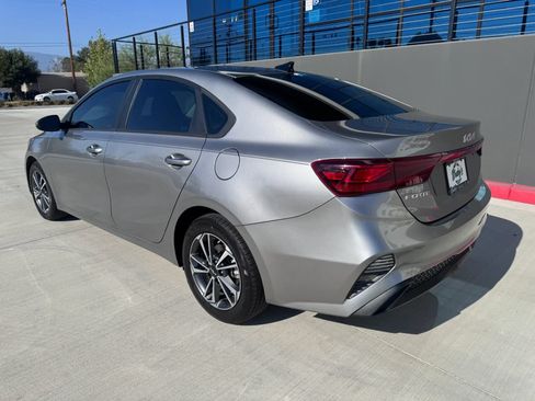 Used 2024 Kia Forte LXS w/ LXS Technology Package FWD image 3