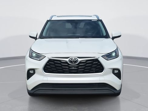 Used 2021 Toyota Highlander XLE image 8