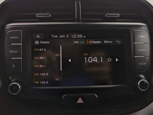 Used 2025 Kia Soul LX w/ LX Technology Package image 32