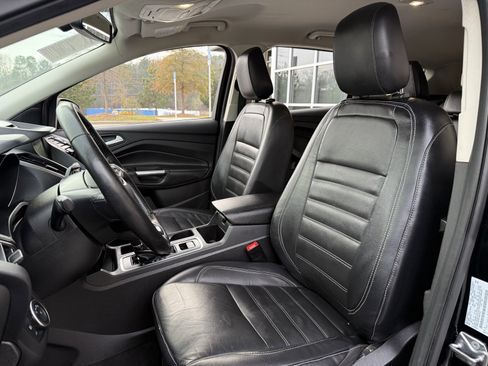 Used 2018 Ford Escape Titanium image 32