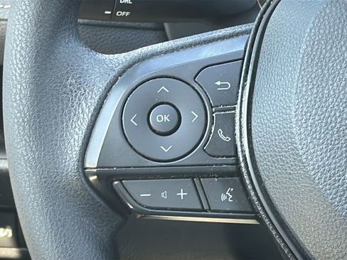 Used 2019 Toyota RAV4 LE w/ Carpet Mat Package image 22