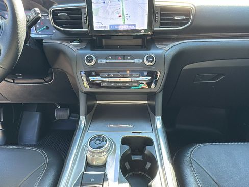 Used 2020 Ford Explorer Limited w/ Class III Trailer Tow Package AWD/4WD image 22