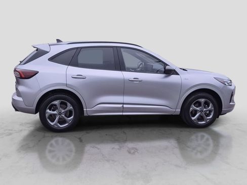 Used 2024 Ford Escape ST-Line w/ Tech Pack #1 AWD/4WD image 9
