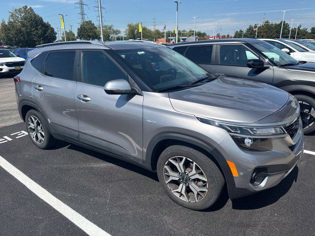 Certified 2022 Kia Seltos EX AWD/4WD image 1
