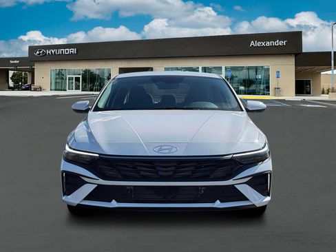 New 2026 Hyundai Elantra Hybrid image 12