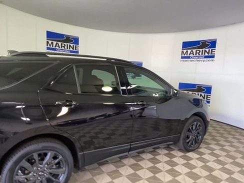 Used 2023 Chevrolet Equinox RS image 2