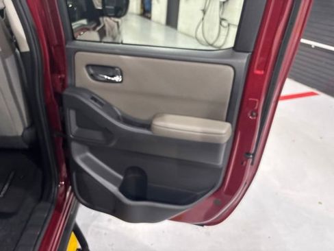 Used 2022 Nissan Frontier SV AWD/4WD image 29