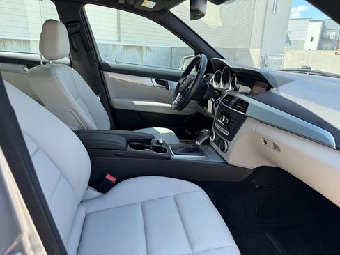 Used 2014 Mercedes-Benz C 250 Sedan image 26