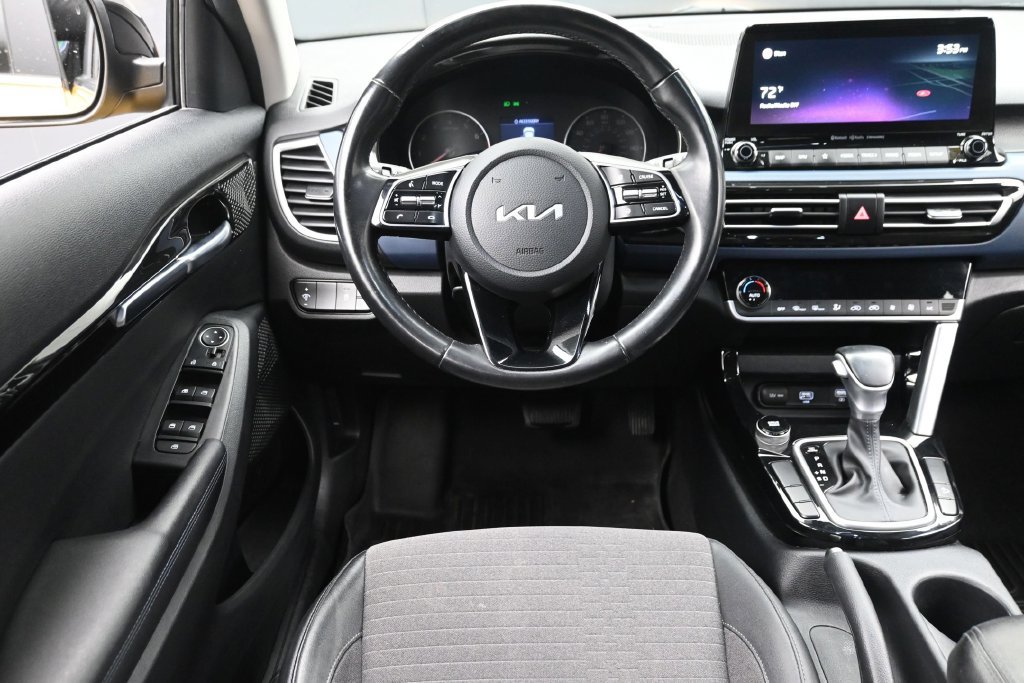 Used 2022 Kia Seltos S FWD image 14