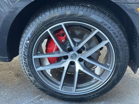 New 2026 Porsche Macan S image 10