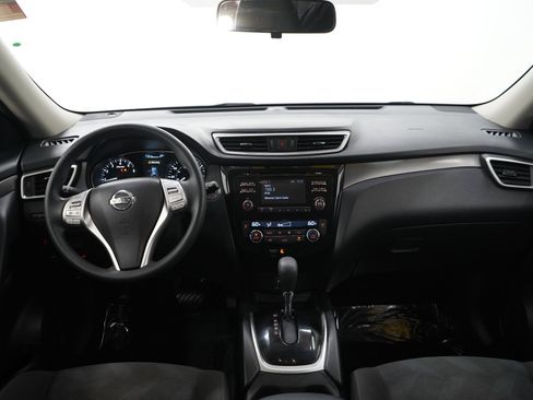 Used 2016 Nissan Rogue SV AWD/4WD image 15