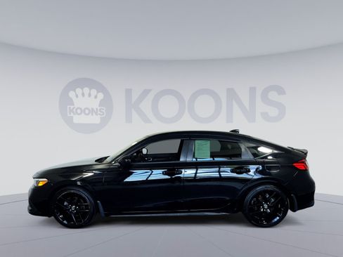 Used 2023 Honda Civic Sport image 2