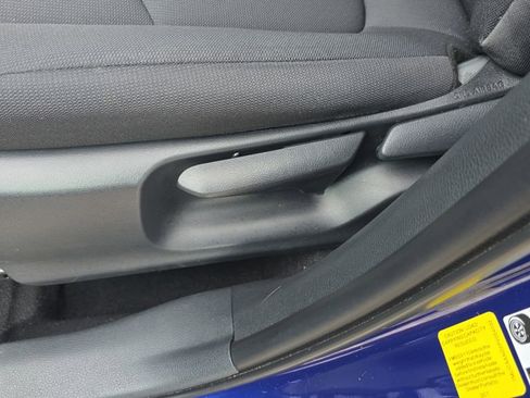 Used 2023 Toyota Corolla Cross LE FWD image 16