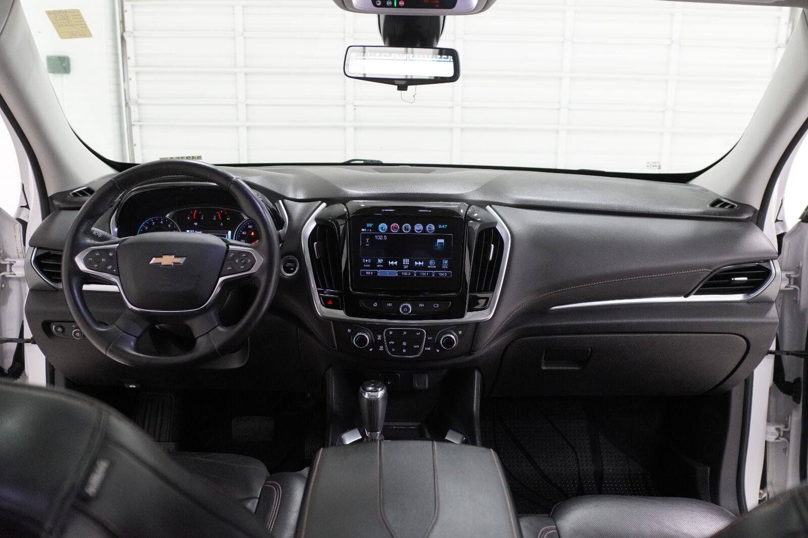 Used 2018 Chevrolet Traverse Premier w/ Driver Confidence II Package FWD image 32