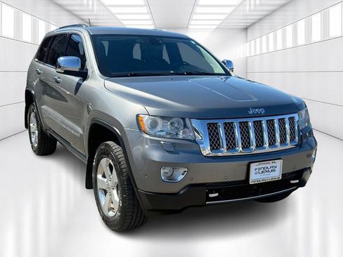 Used 2013 Jeep Grand Cherokee Overland Summit AWD/4WD image 3