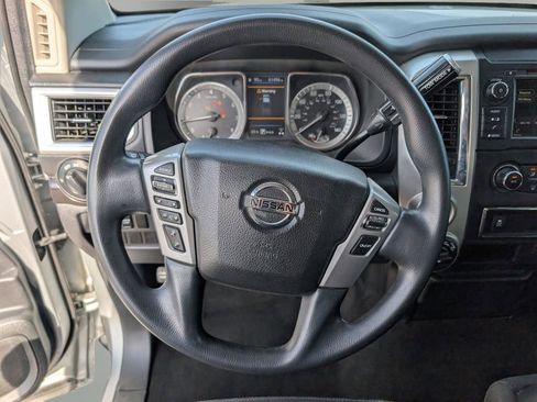 Used 2019 Nissan Titan 4x4 Crew Cab image 20