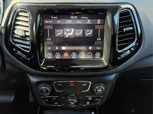 Used 2021 Jeep Compass Latitude FWD image 19