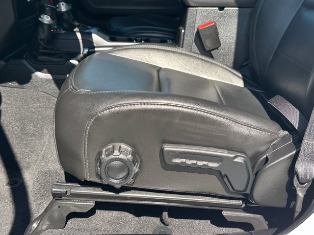 Used 2021 Jeep Wrangler Unlimited Sahara AWD/4WD image 28