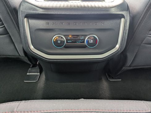 Certified 2025 Ford Expedition Active image 16