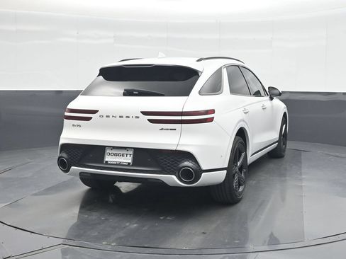 Used 2022 Genesis GV70 3.5T Sport w/ Sport Prestige Package AWD/4WD image 25