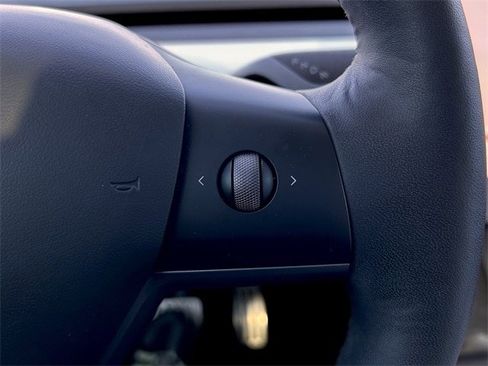 Used 2023 Tesla Model Y Long Range image 16