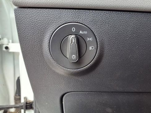 Used 2023 Volkswagen Taos SE w/ Black Wheel Package image 25