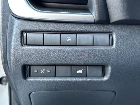 Used 2023 Nissan Rogue SV w/ SV Premium Package image 25