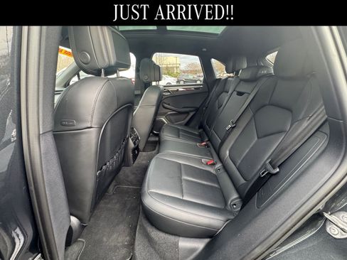 Used 2023 Porsche Macan S image 10