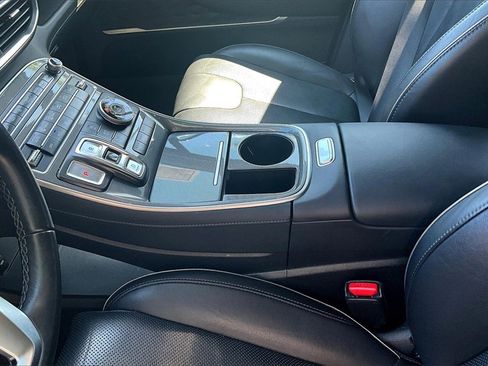 Used 2023 Hyundai Santa Fe Limited image 11