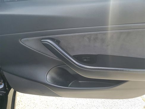 Used 2019 Tesla Model 3 Mid Range image 25