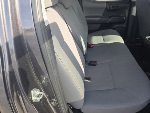 Used 2019 Toyota Tacoma SR image 8