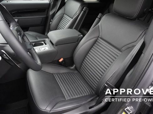 Used 2025 Land Rover Discovery S image 20