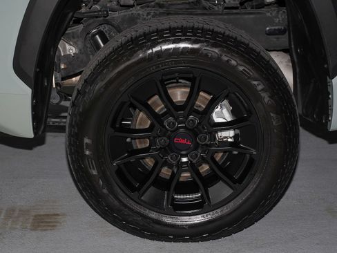 Used 2025 Toyota Tundra SR5 w/ SR5 Convenience Package AWD/4WD image 39