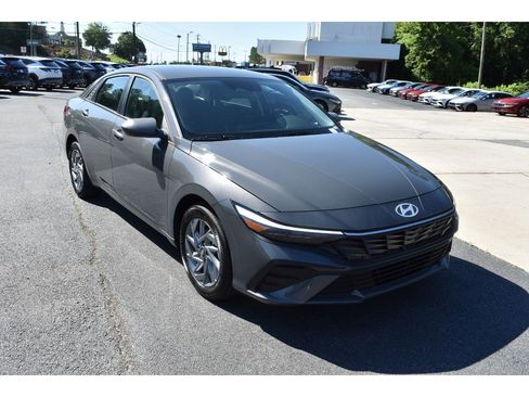 New 2025 Hyundai Elantra Blue image 7