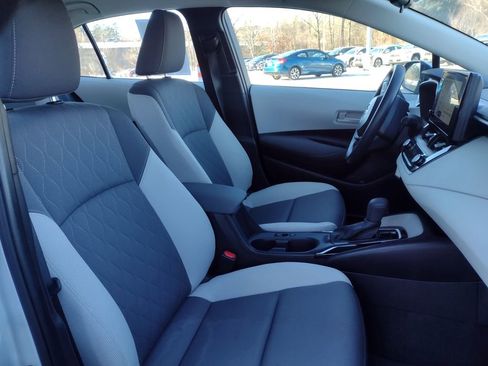 Used 2025 Toyota Corolla LE image 22