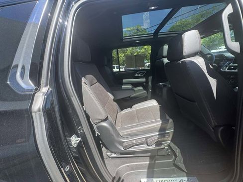 Used 2023 Chevrolet Suburban High Country AWD/4WD image 11