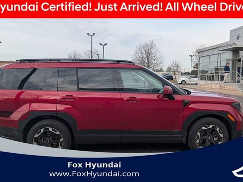 Used 2025 Hyundai Santa Fe SEL image 3