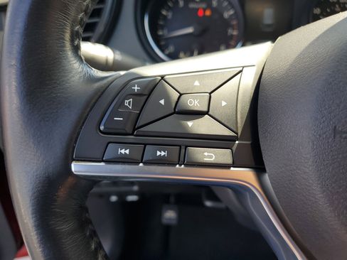 Used 2017 Nissan Rogue SL image 19