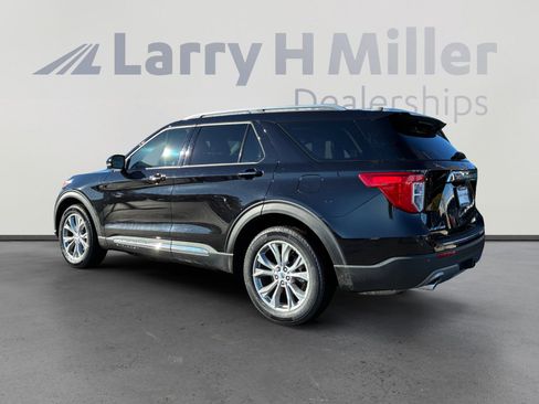 Certified 2023 Ford Explorer Limited w/ Limited Technology Package image 3
