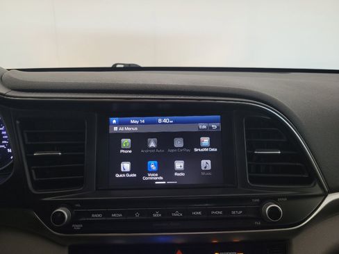 Used 2020 Hyundai Elantra SEL FWD image 25