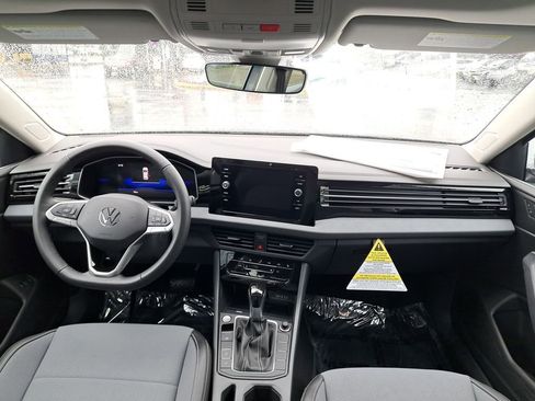 New 2026 Volkswagen Jetta SE image 18