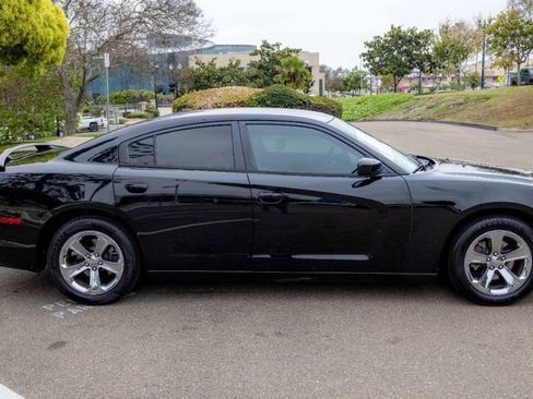 Used 2013 Dodge Charger SE w/ Sport Appearance Group image 11
