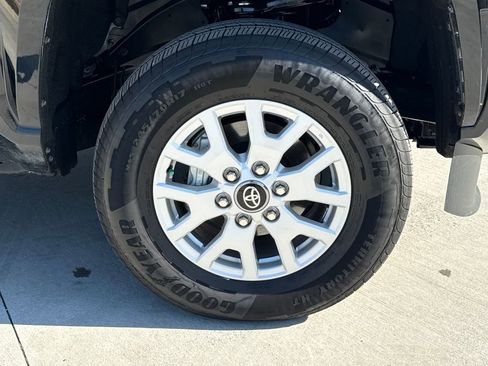Used 2025 Toyota Tacoma SR5 image 19