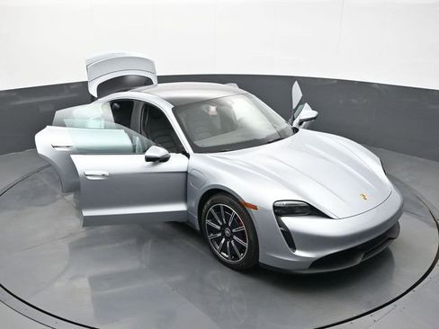 Used 2024 Porsche Taycan 4S image 33