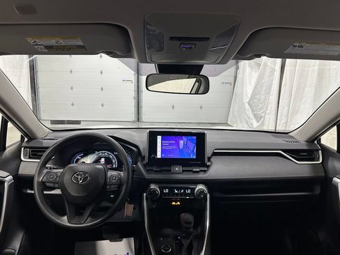 Used 2025 Toyota RAV4 LE AWD/4WD image 40