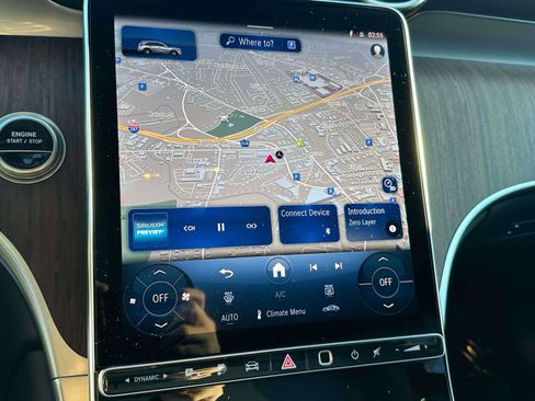 Used 2025 Mercedes-Benz GLC 350e 4MATIC image 24