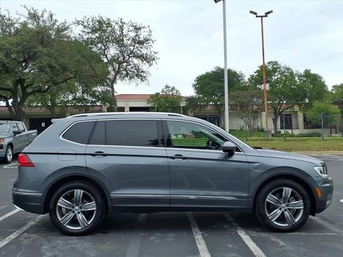 Used 2021 Volkswagen Tiguan SEL FWD image 4